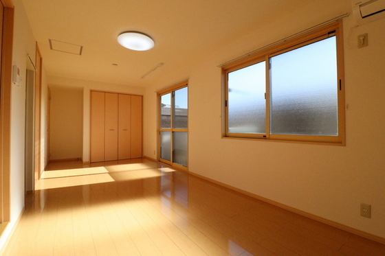 リビングタウン豊成 B棟