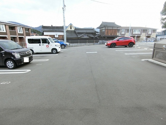 リバーサイド伴中央