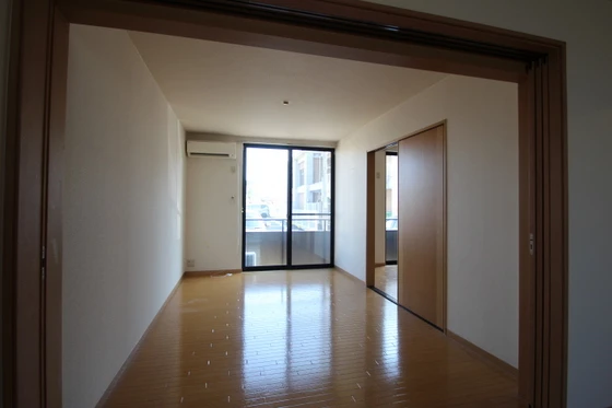 シャンポールながせE棟