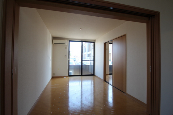 シャンポールながせE棟