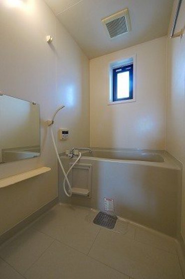 シャンポールながせE棟