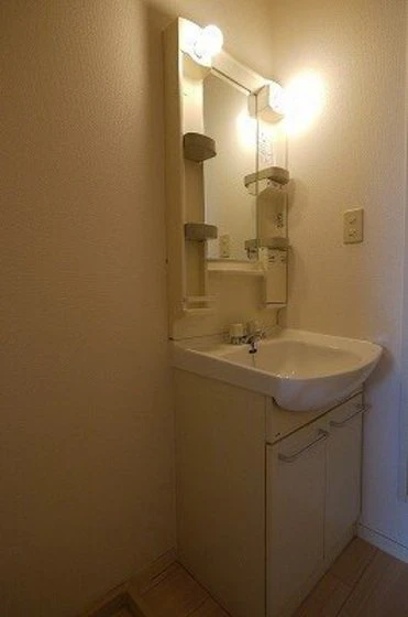 シャンポールながせE棟