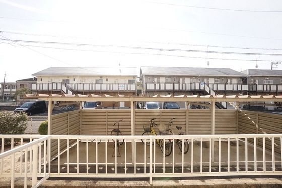 雨あがりの虹 A棟