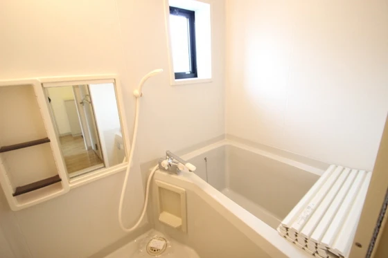 アンセスタ川西7番館