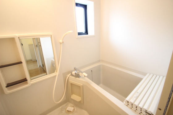 アンセスタ川西7番館