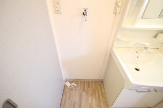 アンセスタ川西7番館