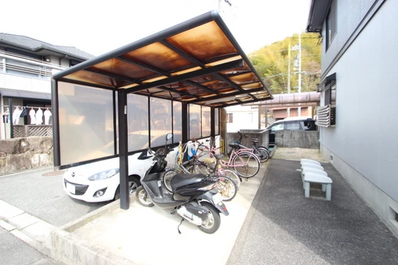 アンセスタ川西7番館