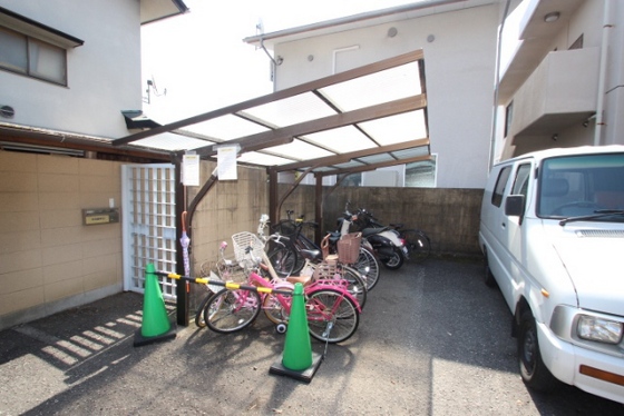 海老園テラスハウス