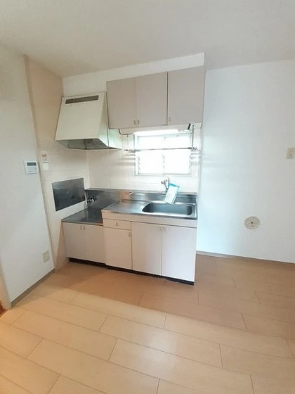 ファミール安東