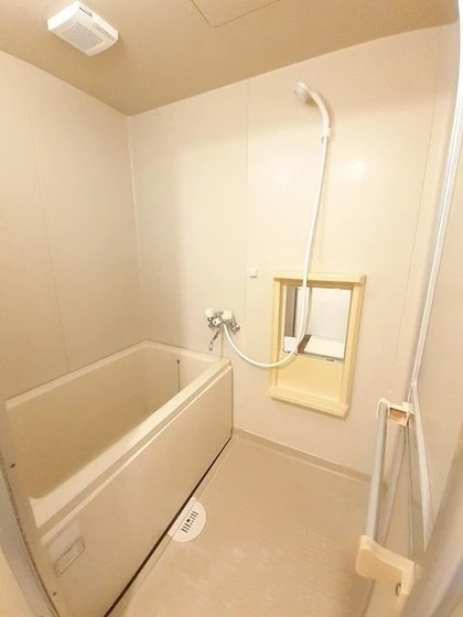 ファミール安東