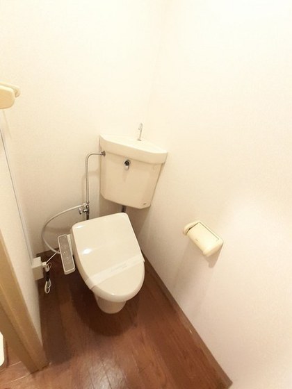 ファミール安東