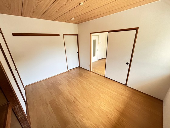 ファミール安東