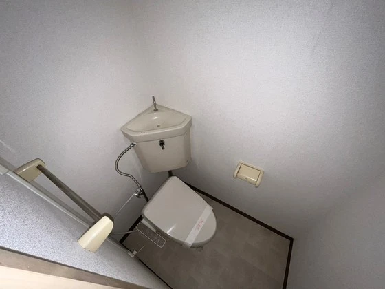 ファミール安東