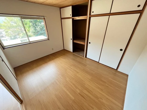 ファミール安東