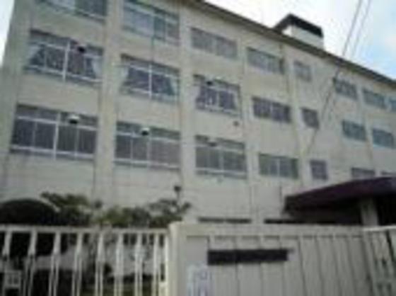 ファミール安東