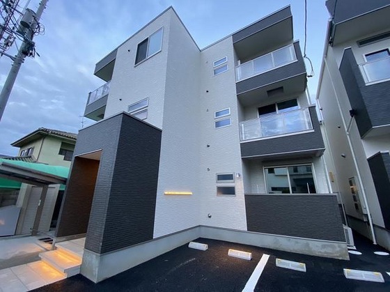 REGALEST TOGO(レガリスト トウゴ)