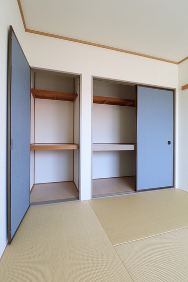 ライムライトツインズ B棟