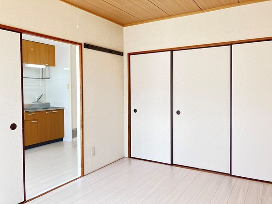 プレジール東川原