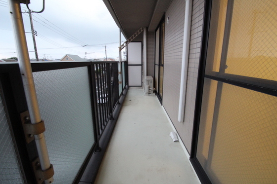 ブルージュ下中野