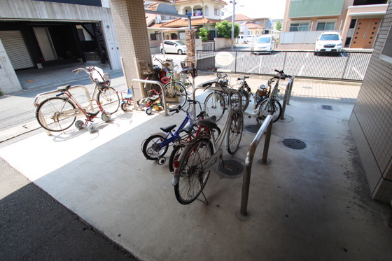 ブルージュ下中野