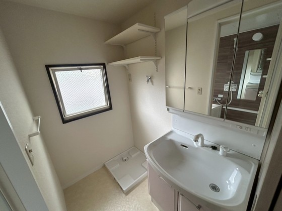 グランドール中山 E棟