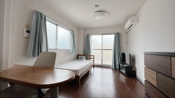 ラ・リュ奉還町