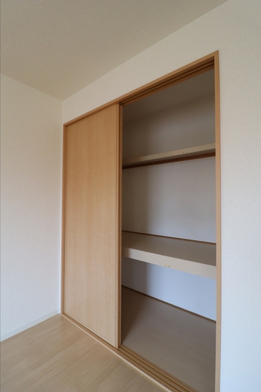 ルミエール D棟