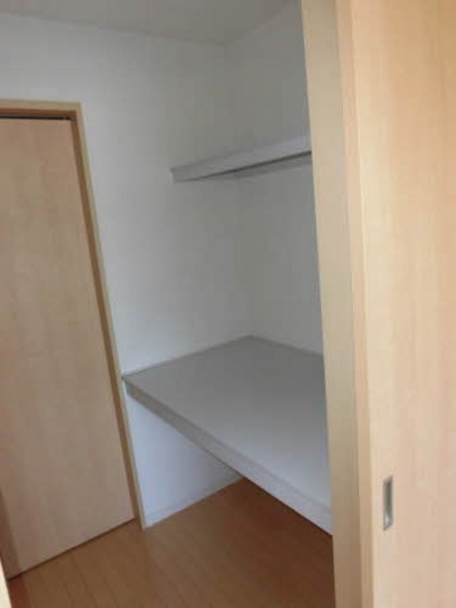 シャーメゾン湊 十壱番館