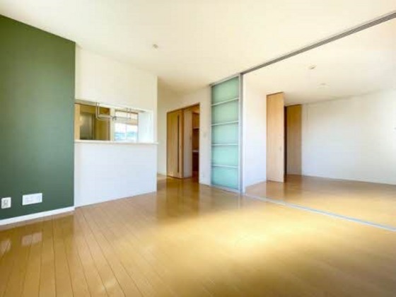 シャーメゾン湊 十壱番館