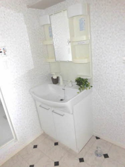 シャーメゾン湊 十壱番館