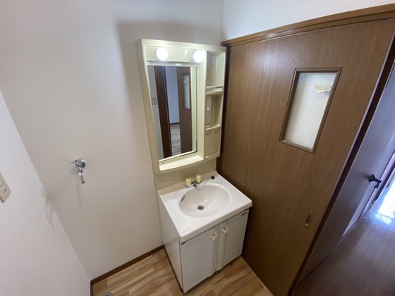 板藤己斐上貸家