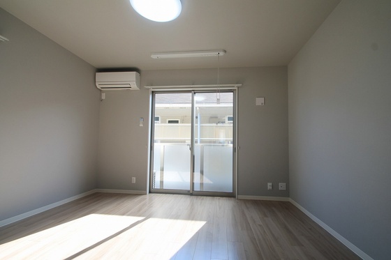 CREAVILLE(クレアヴィレ)