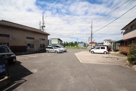 サン・クレバリーB棟