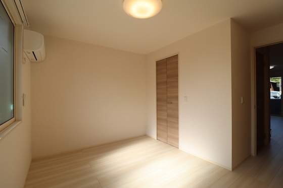 フリージア B棟