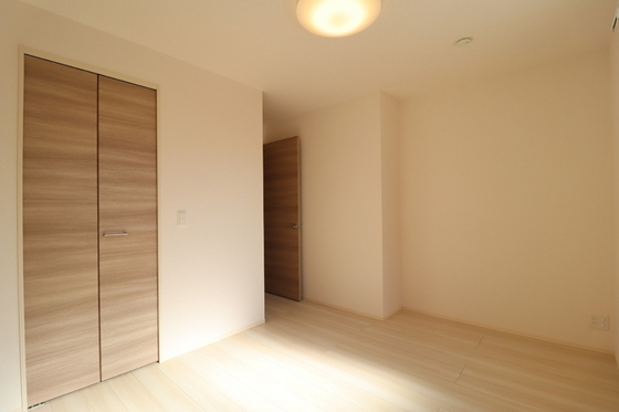 フリージア B棟