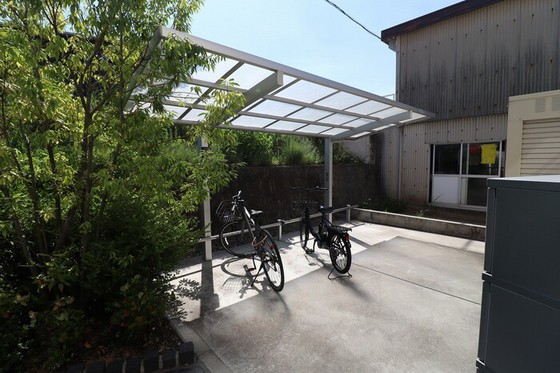 フリージア B棟