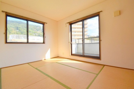 戸坂山根2丁目戸建 F