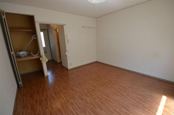 ホワイトメゾン百合