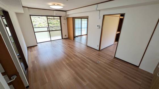 サンヒルズ戸坂壱番館