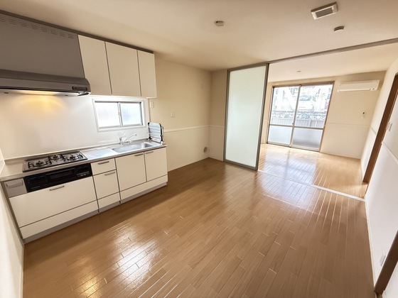 ヴィラージュ B棟