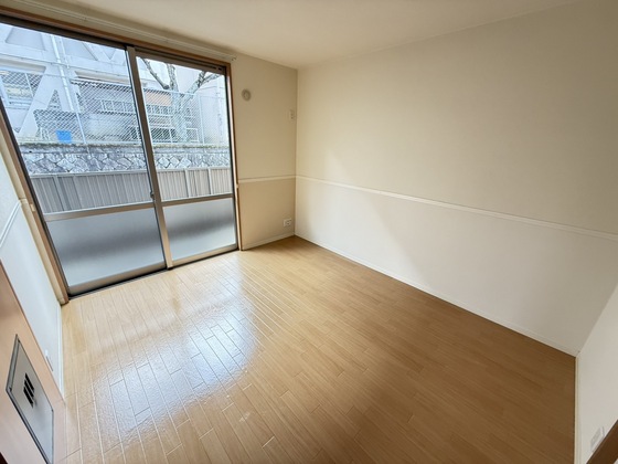 ヴィラージュ B棟