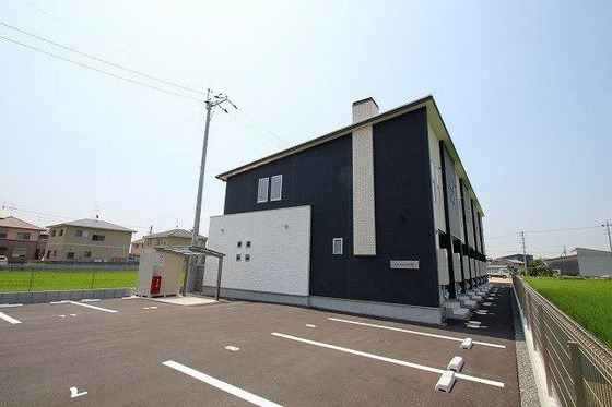 ラ・イース松新町