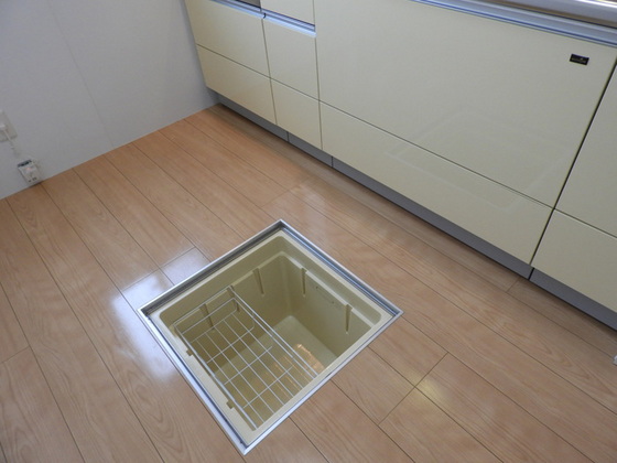 ファミリーヒルズ A棟