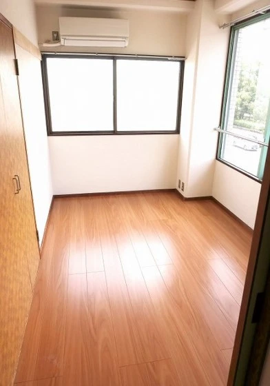 フォーボックス