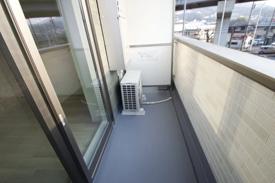 リトルナーレ伴駅前