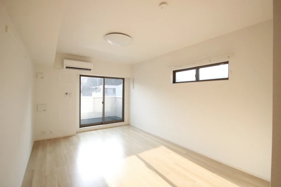 リトルナーレ伴駅前