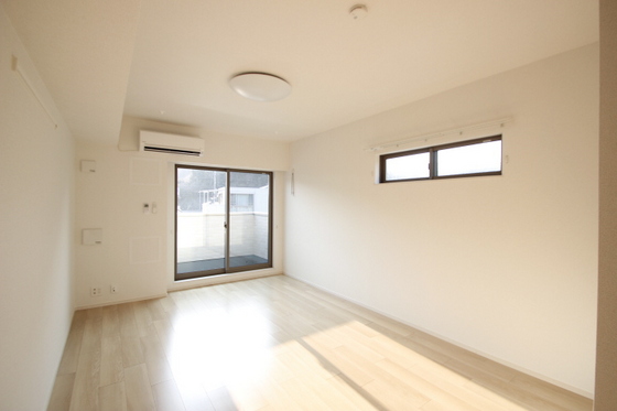 リトルナーレ伴駅前