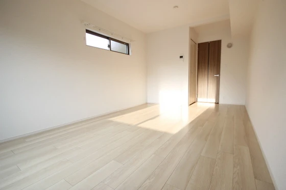 リトルナーレ伴駅前