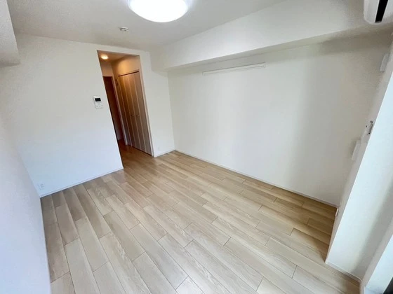 リトルナーレ伴駅前