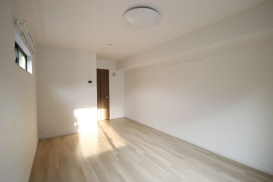 リトルナーレ伴駅前